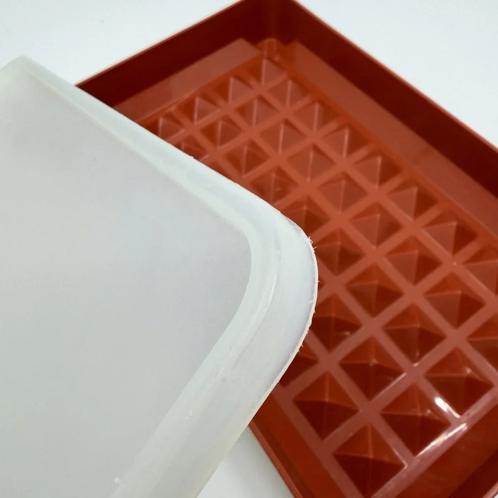 Tupperware red orange